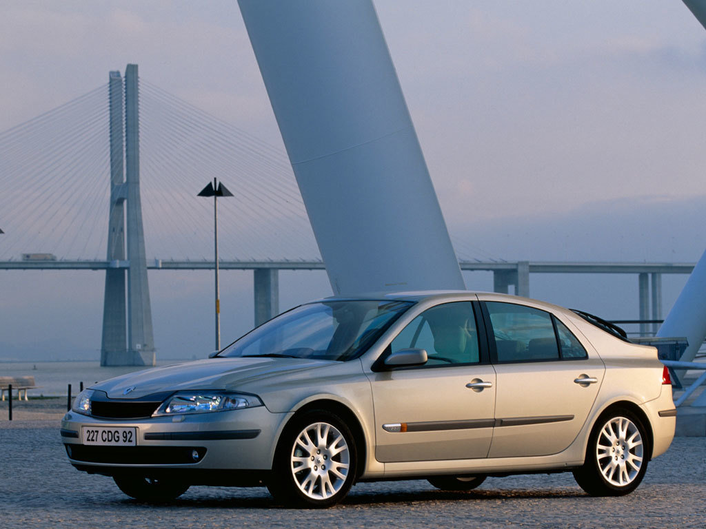 Лагуна 2001. Renault Laguna 2. Рено Лагуна 2 хэтчбек. Renault Laguna II 2001-2007. Renault Laguna II 2001.