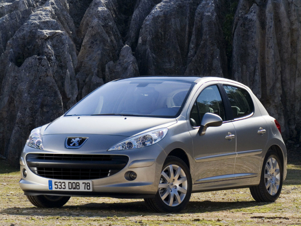 Коврики текстильные "Классик" для Peugeot 207 (хэтчбек 5 дв) 2006 - 2009, черные, 4шт.